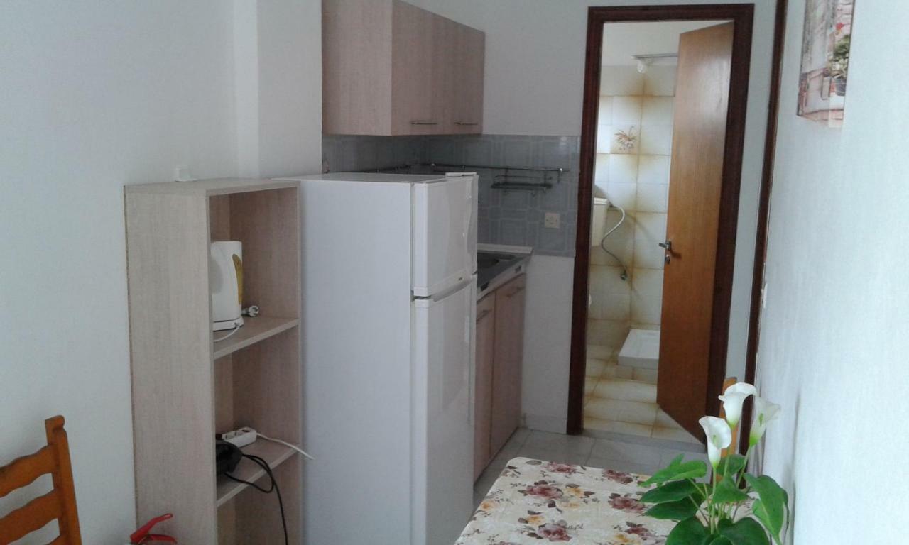 קאבוס Apartments Elena מראה חיצוני תמונה